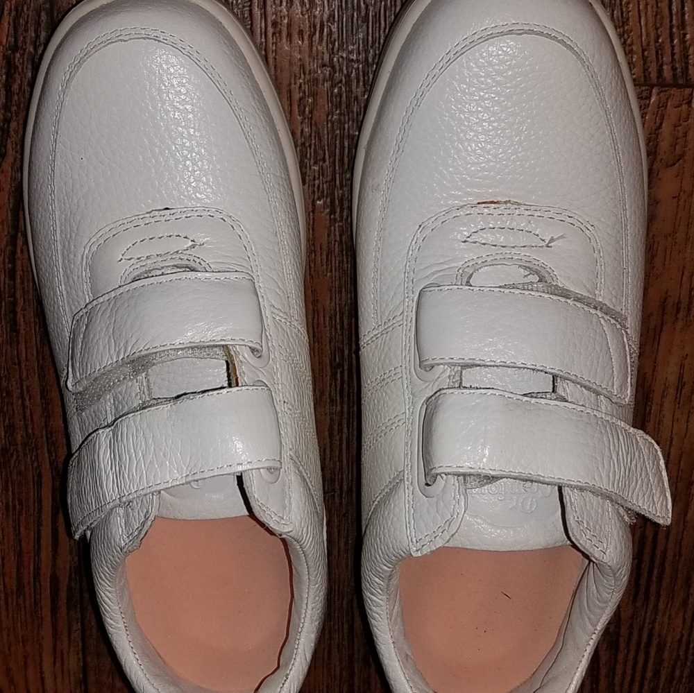 Womens size 7 Wide Dr. COMFORT shoes